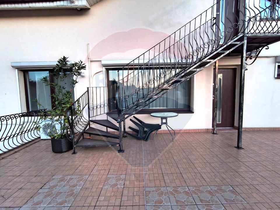 Apartament cu 3 camere de închiriat în zona Km 5