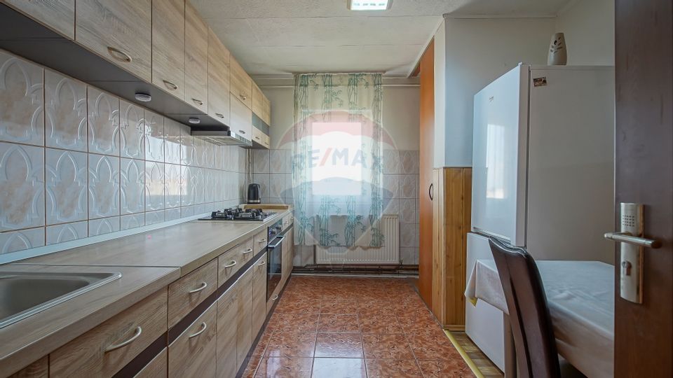 3 room Apartment for sale, Tractorul area