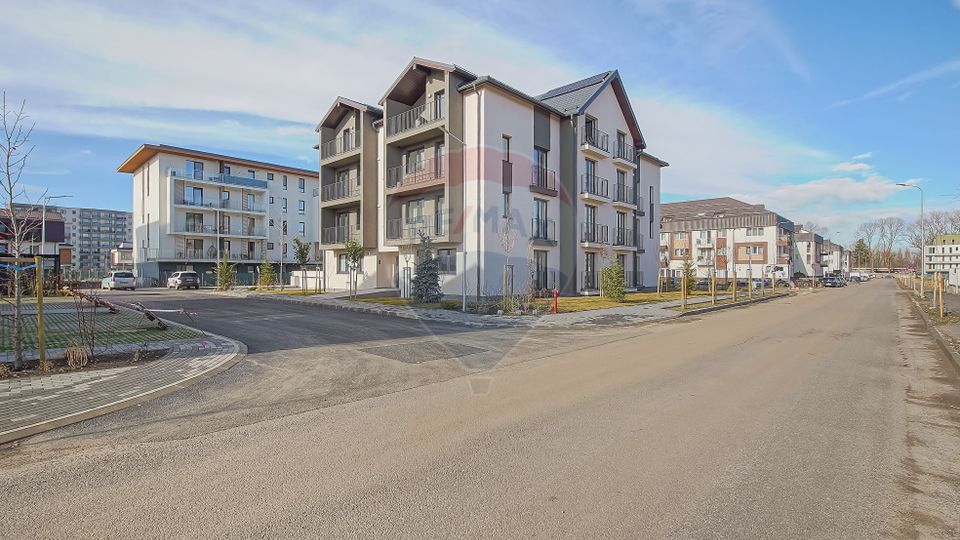 Garsoniera decomandata, 40 mp utili, etaj 1 | ROKMAN | Zona Tractorul