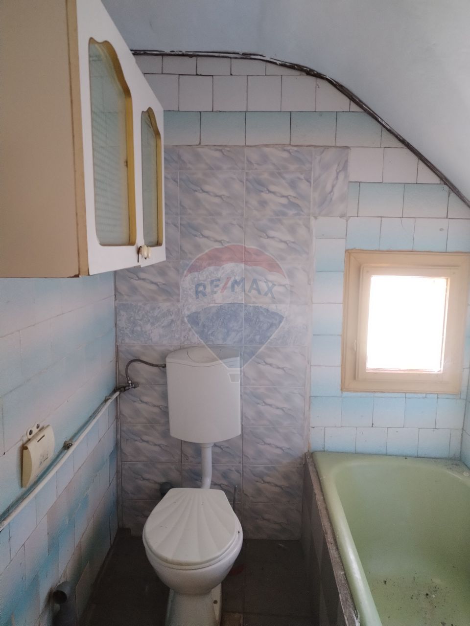 Casă / Vilă cu 4 camere de vânzare în zona Central