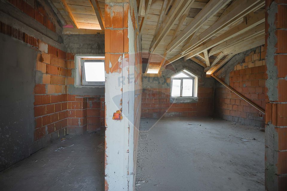 De vânzare casă cu un proiect deosebit, la roșu , Str. Gheorghe Doja