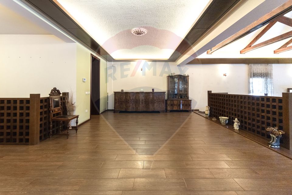 9 room House / Villa for sale