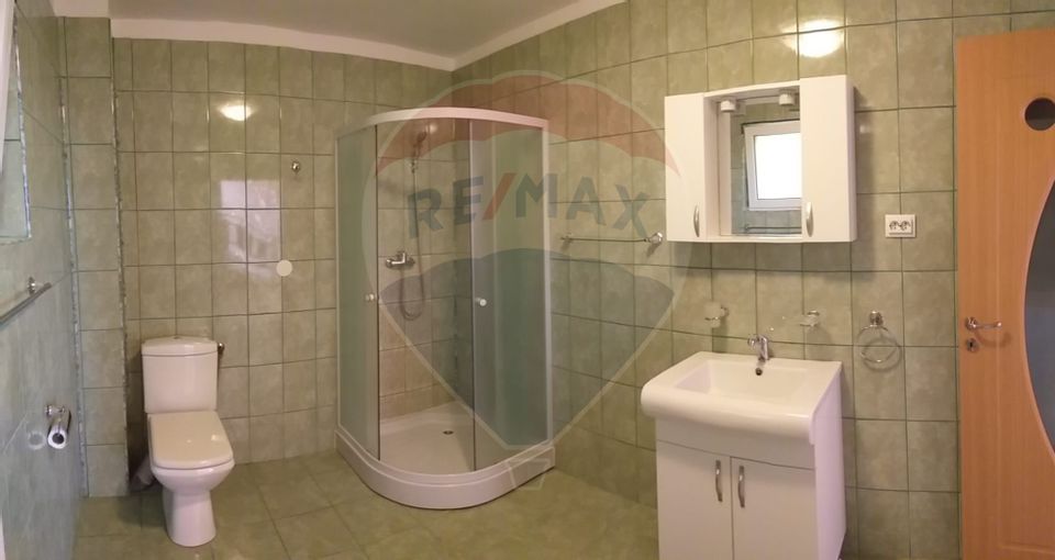 Casă / Vilă cu 5 camere de vânzare