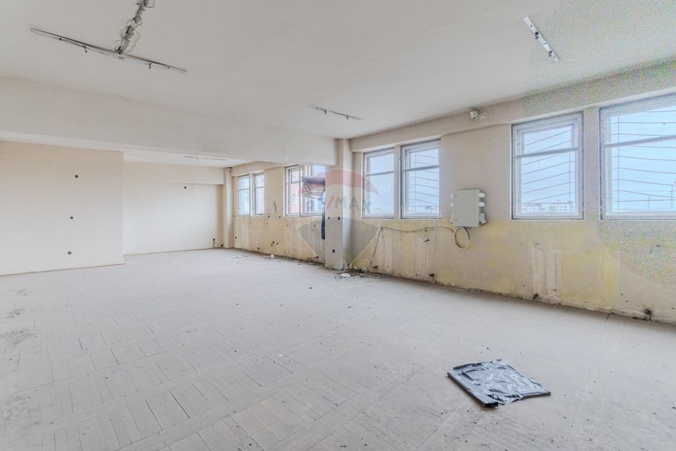 2,060sq.m Industrial Space for sale, Tractorul area