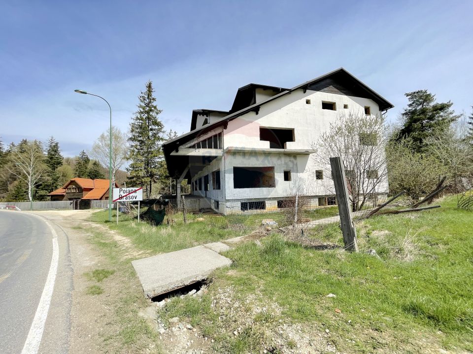 Land and multifunctional building, Poiana Brasov