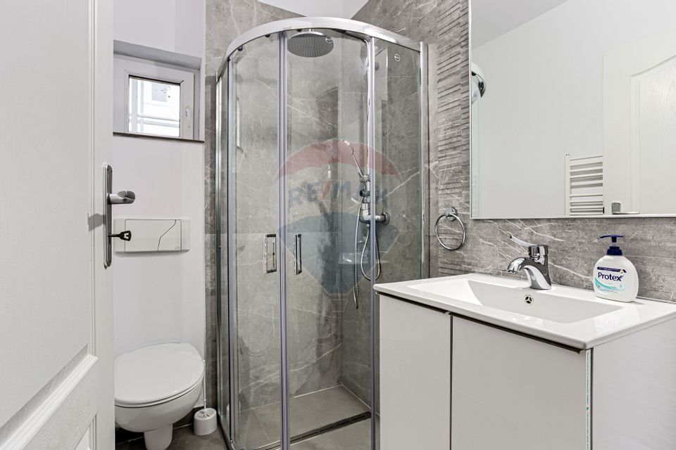 Apartament 3 camere + loc de parcare zona Subcetate