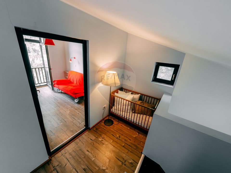 Vanzare casa de vacanta cu ponton privat la lac Tarnita