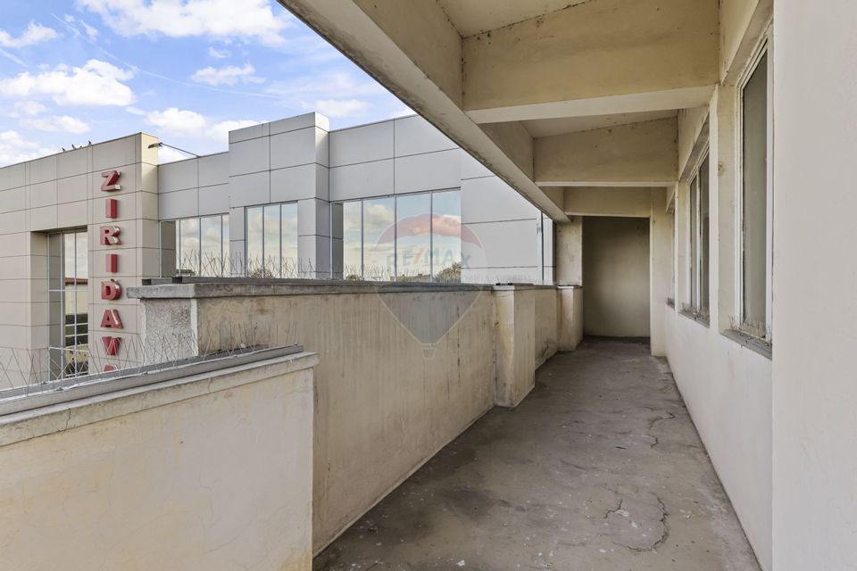 Cladire unica cu destinatii multiple de vanzare Ultracentral Arad