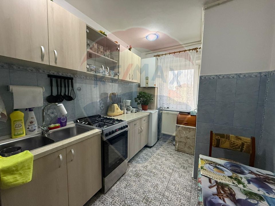 Apartament cu 3 camere de vânzare în zona Valea Aurie