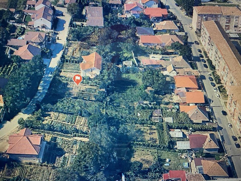 Teren de constructii intre case, in Medias cu utilitatile in apropiere