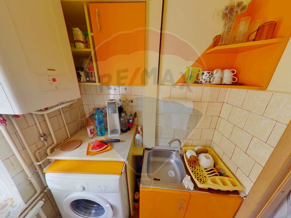 Apartament cu 3 camere de vânzare în zona Sud-Vest