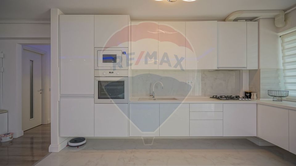 Apartament cu 3 camere de închiriat! Zona Tractorul