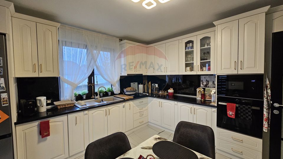 Casă / Vilă de lux, Moara Nica, Suceava