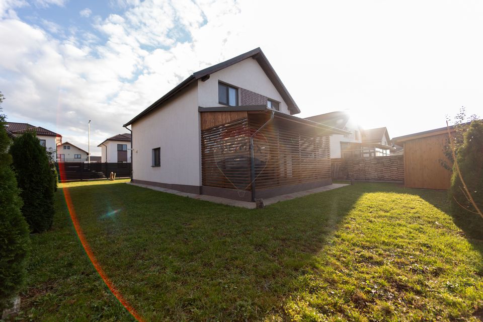 Comision 0%! | Proprietate cu terasa, semineu | 400 mp teren, Izvor!