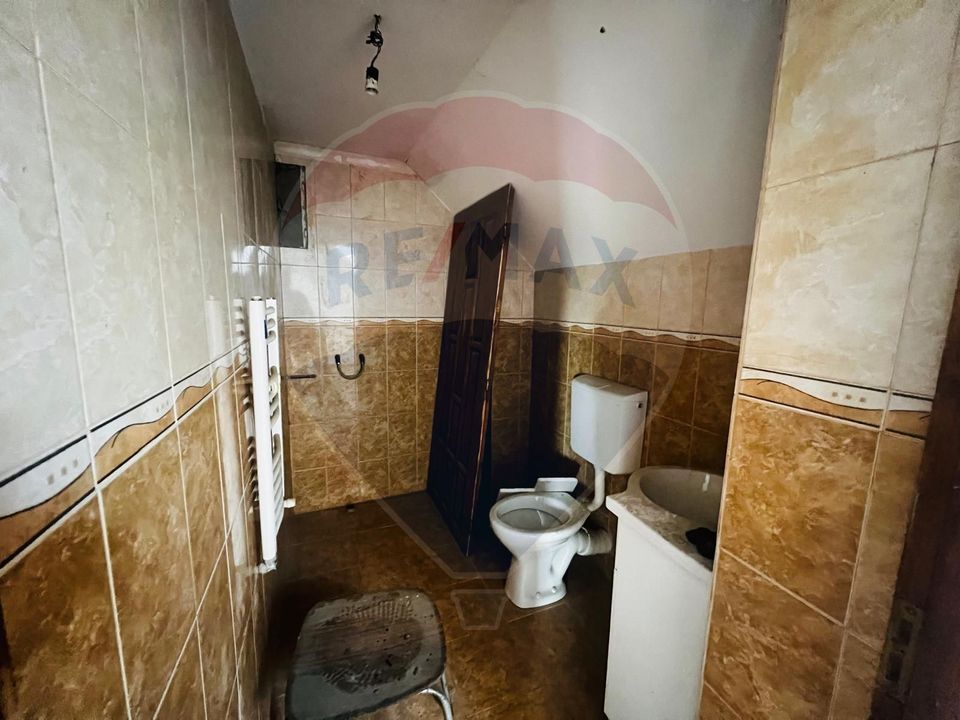 8 room House / Villa for sale