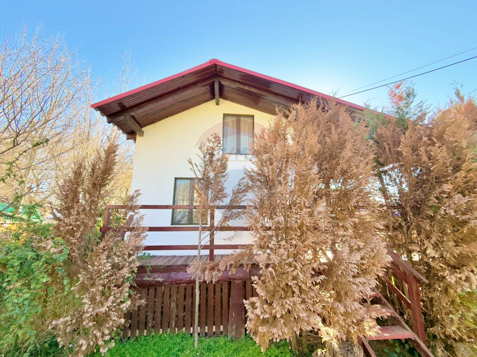 Cabană cu 2 camere de vânzare în zona 3 Insule