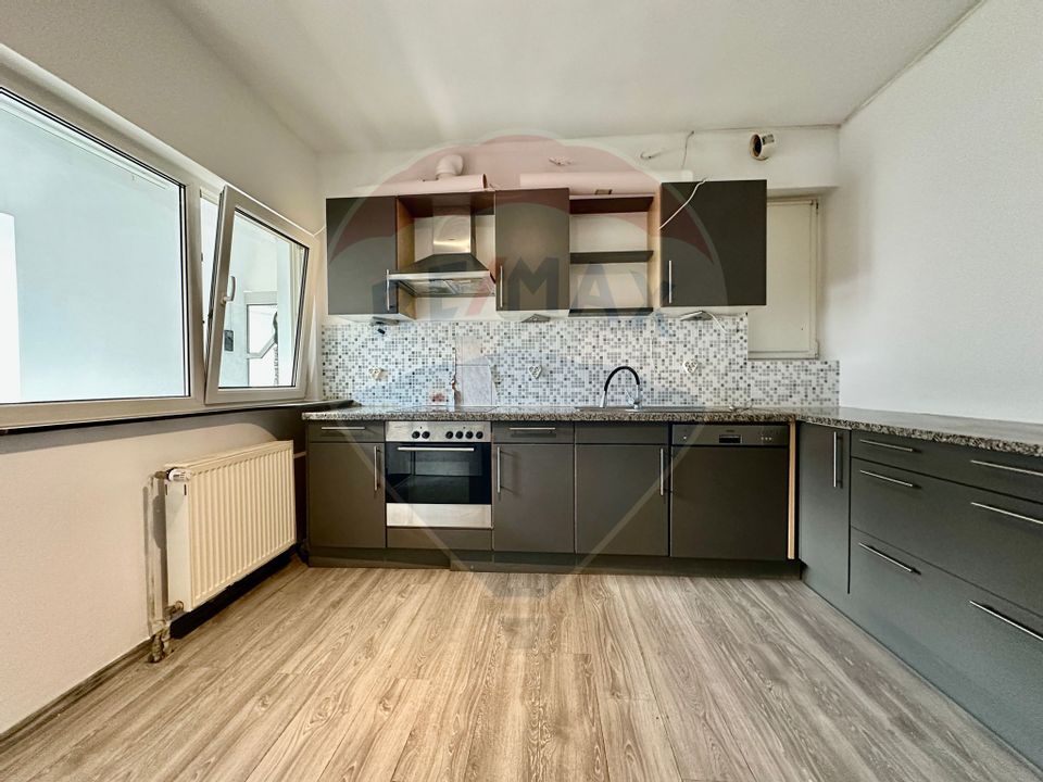 Casă / Vilă cu 7 camere de vânzare în zona Elisabetin