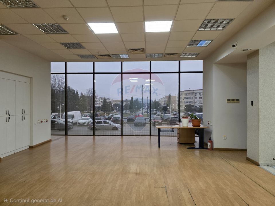 Oferta - Spatiu comercial de inchiriat in zona centrala a mun Onesti