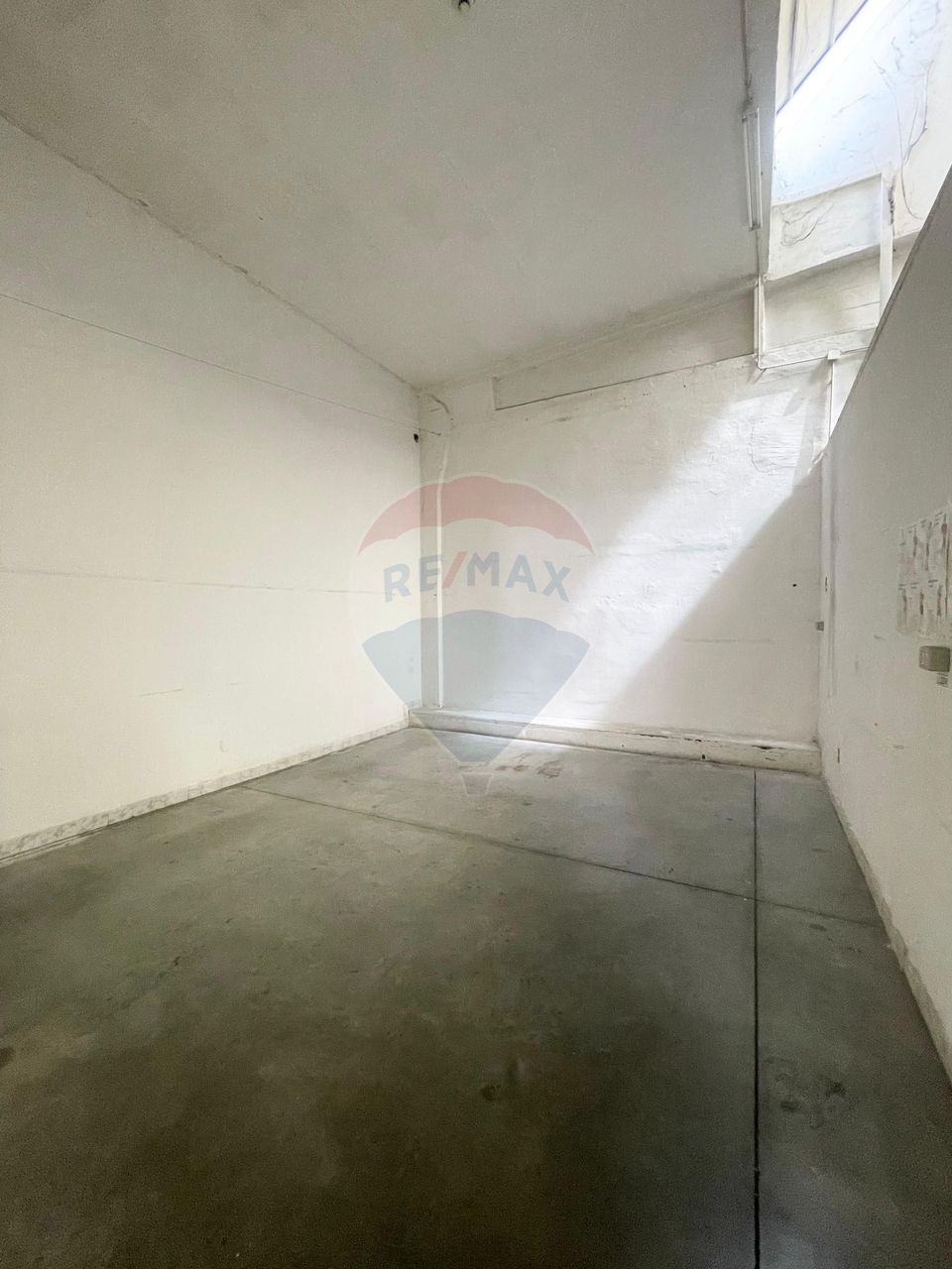 431.2sq.m Industrial Space for rent, UTA area