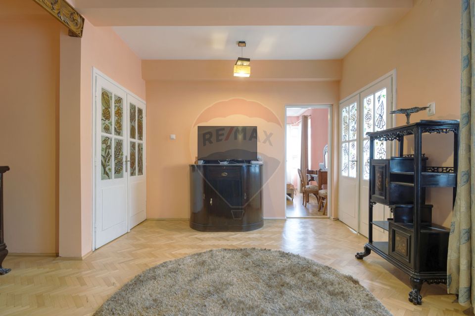 REZERVATApartament cu 3 camere de închiriat zona centrala Maior Cranta