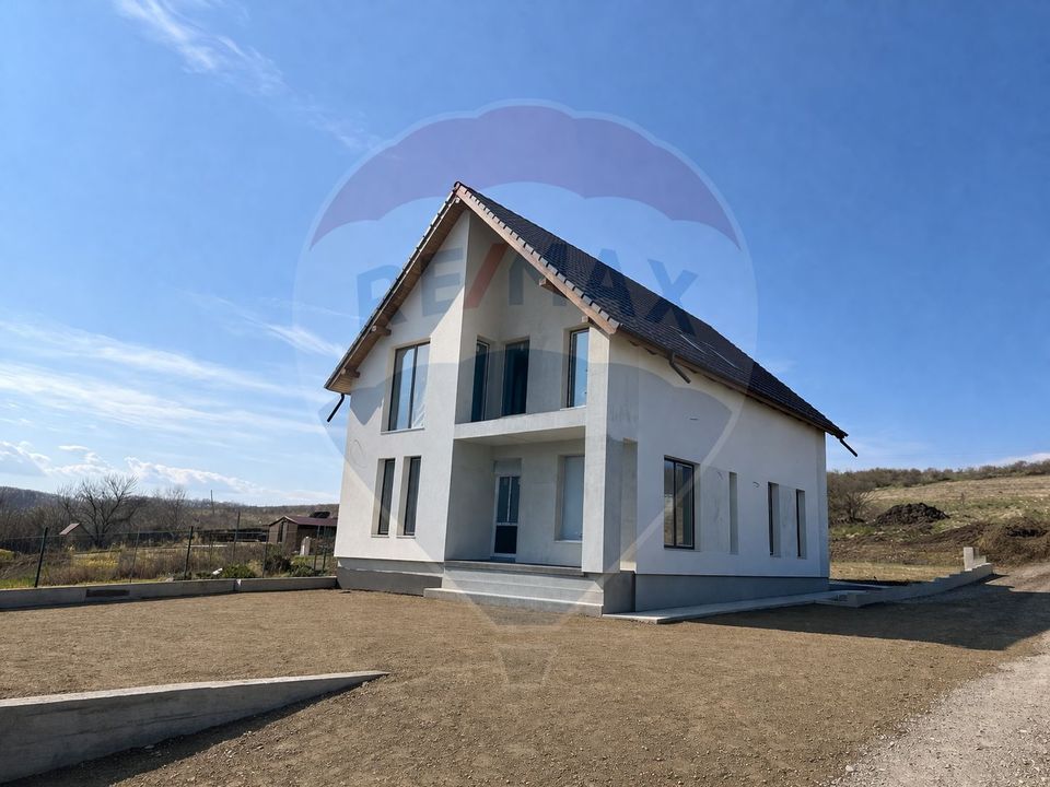 NOU! Casa individuala de vanzare in Salicea! 145 MP, 900 MP Teren