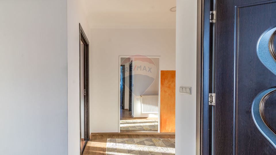 Casă cu 7 camere de vânzare în Dej