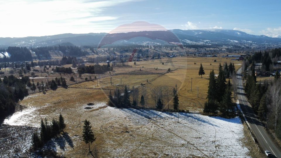 Teren  intravilan 9,086 mp  PARCELABIL Neagra Sarului/Bucovina