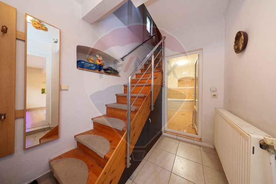 Casă 6 camere și teren 1200 mp