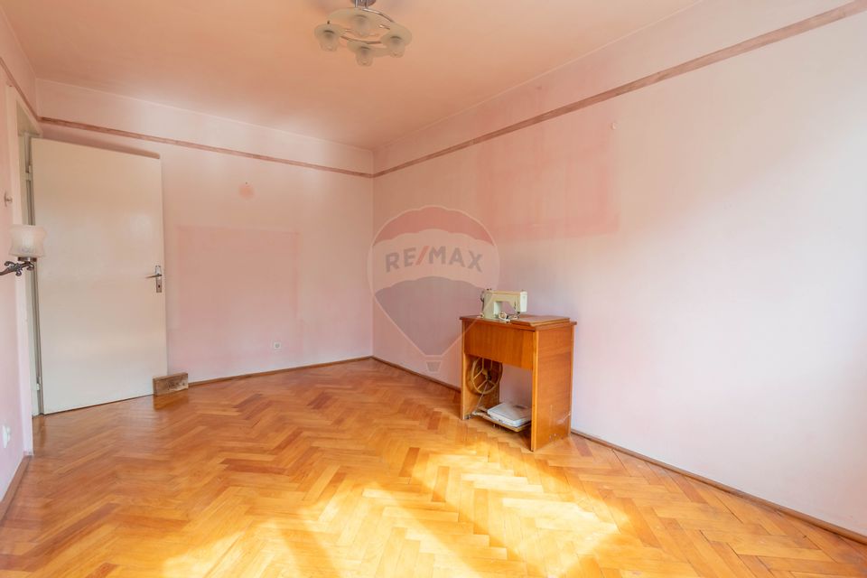 Apartament 3 camere de vanzare, 63mp, decomandat, boxa, Agricultorilor