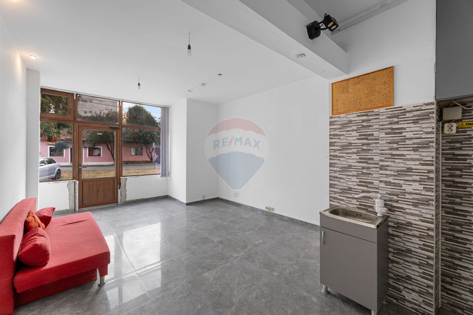 50sq.m Commercial Space for rent, Fortuna area