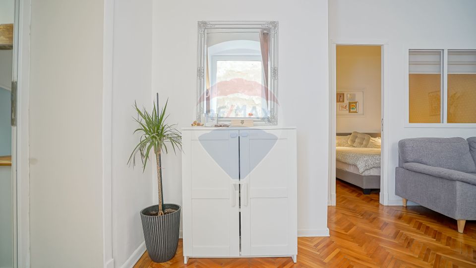 REZERVAT! Apartament renovat, modern, în inima Centrului Istoric