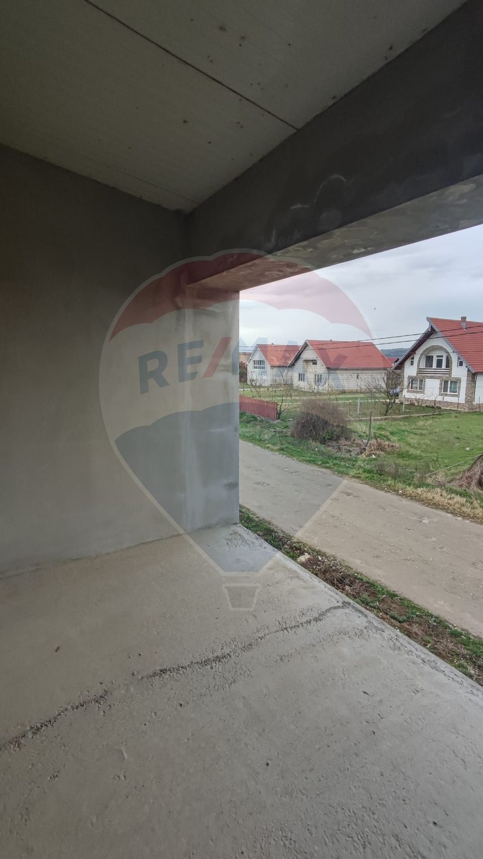 Casă cu mansarda de vanzare Osorhei, 8 km de Oradea