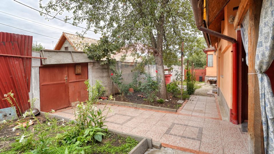 Proprietate 691 mp + anexe, ideal renovare – Dumbrăvița, BV