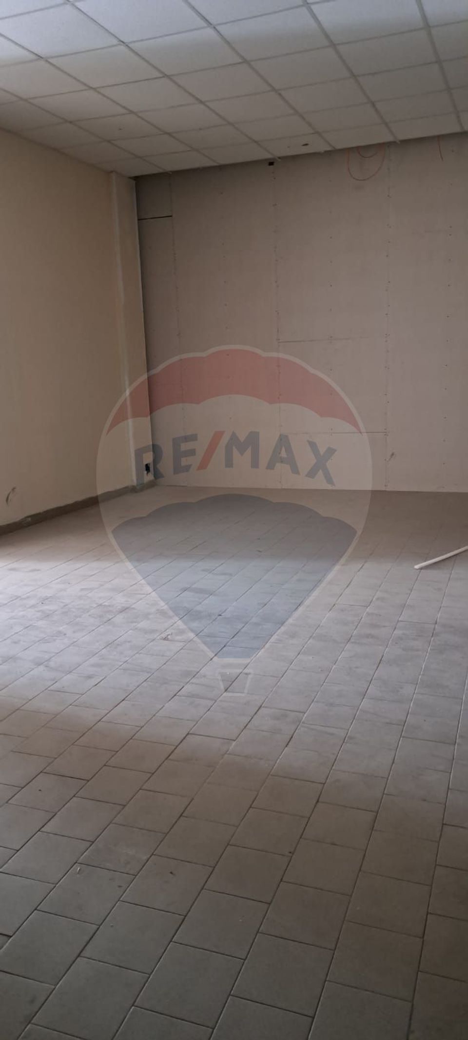 155sq.m Commercial Space for rent, Gheorgheni area