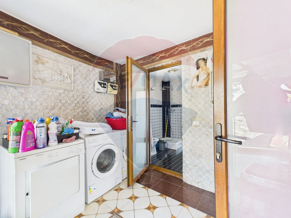 De vanzare| Casa cu piscina, saune si design elegant- Zona Matasari