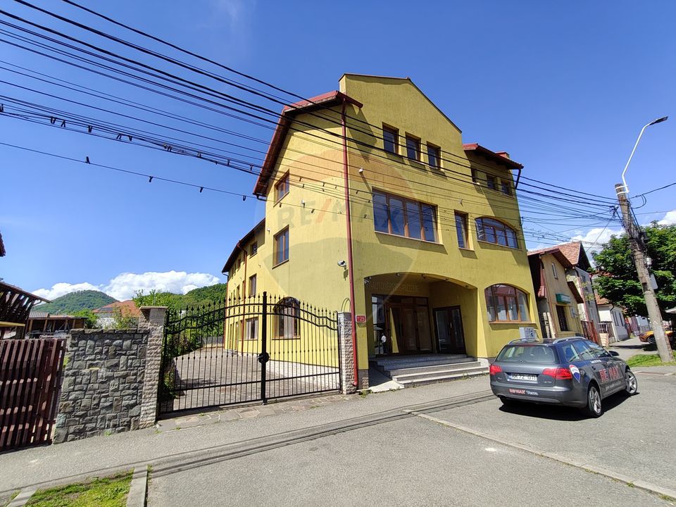 230sq.m Commercial Space for rent, Central area