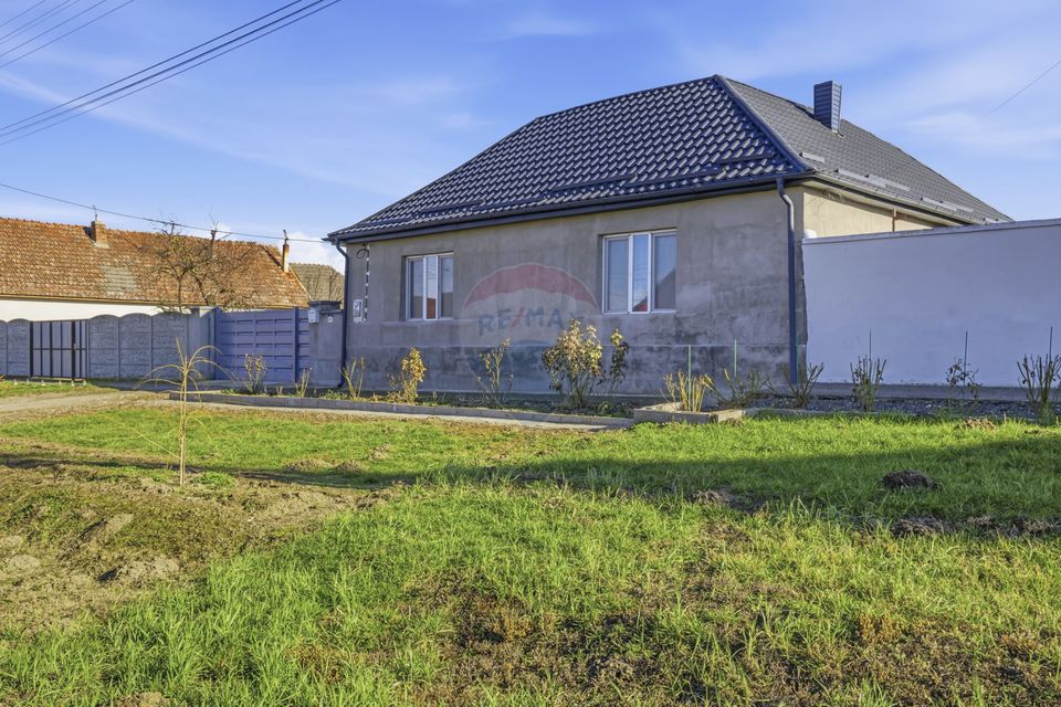 Casă renovată cu teren generos în Satu Mare,Secusigiu