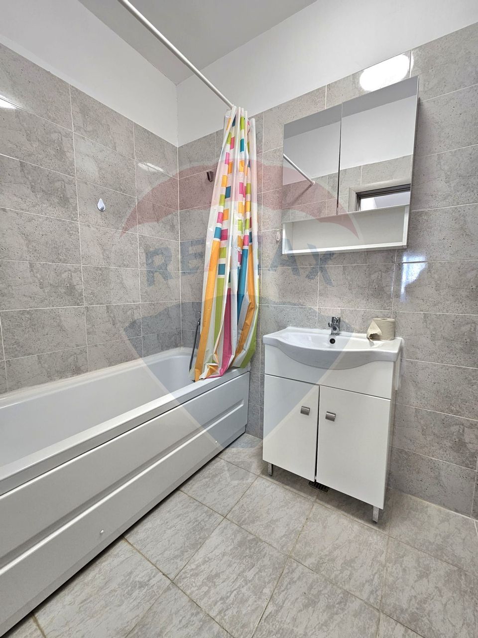 Apartament cu 2 camere de închiriat în zona Campus Constanta