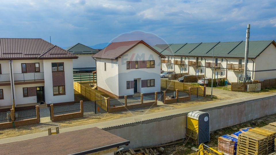 4 room House / Villa for sale