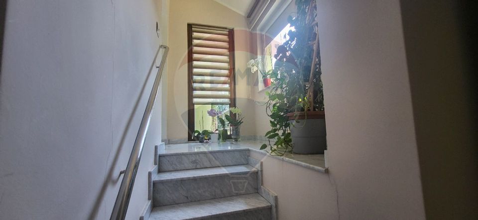 5 room House / Villa for sale, Functionarilor area