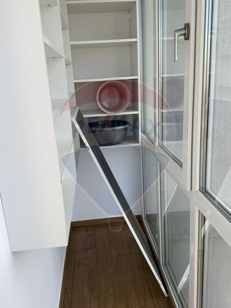 de inchiriat 3 camere, 70 mp, ultrafinisat, 3/4, centrala