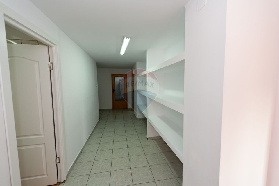 Villa with 10 rooms for rent, GF+GF+1+M, 284mpu, 220 sqm land