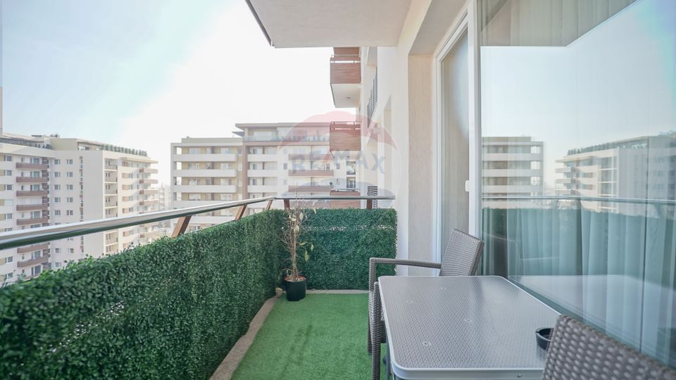 Apartament cu 3 camere de vânzare în zona Tractorul