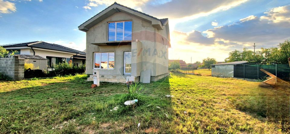 4 room House / Villa for sale