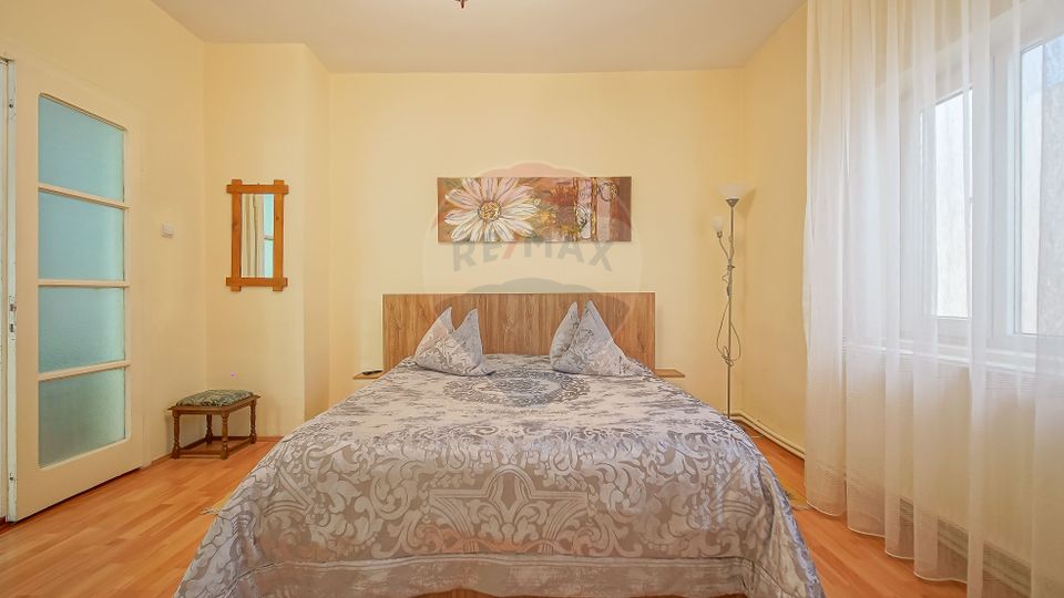 Vilă cu farmec istoric în Bușteni, pensiune sau locuință de vacanță!