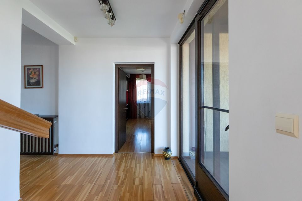 Vilă cu 7 camere de vânzare în zona Centrală Orașul  BUHUȘI