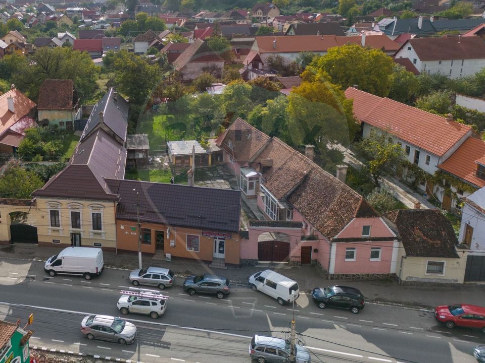 Casă 6 camere și teren 1200 mp