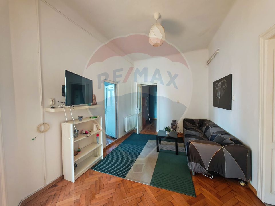 Apartament 4 camere - zona Universitate - Cavafii Vechi