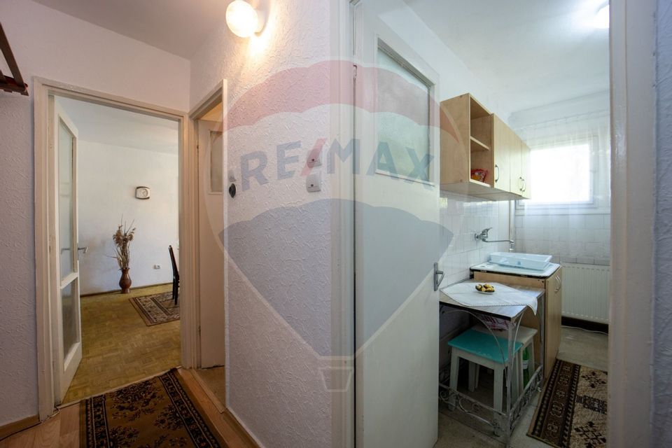 Apartament cu 3 camere de închiriat în zona Gemenii