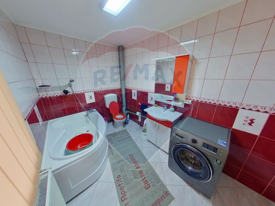 16 room House / Villa for sale, Est area
